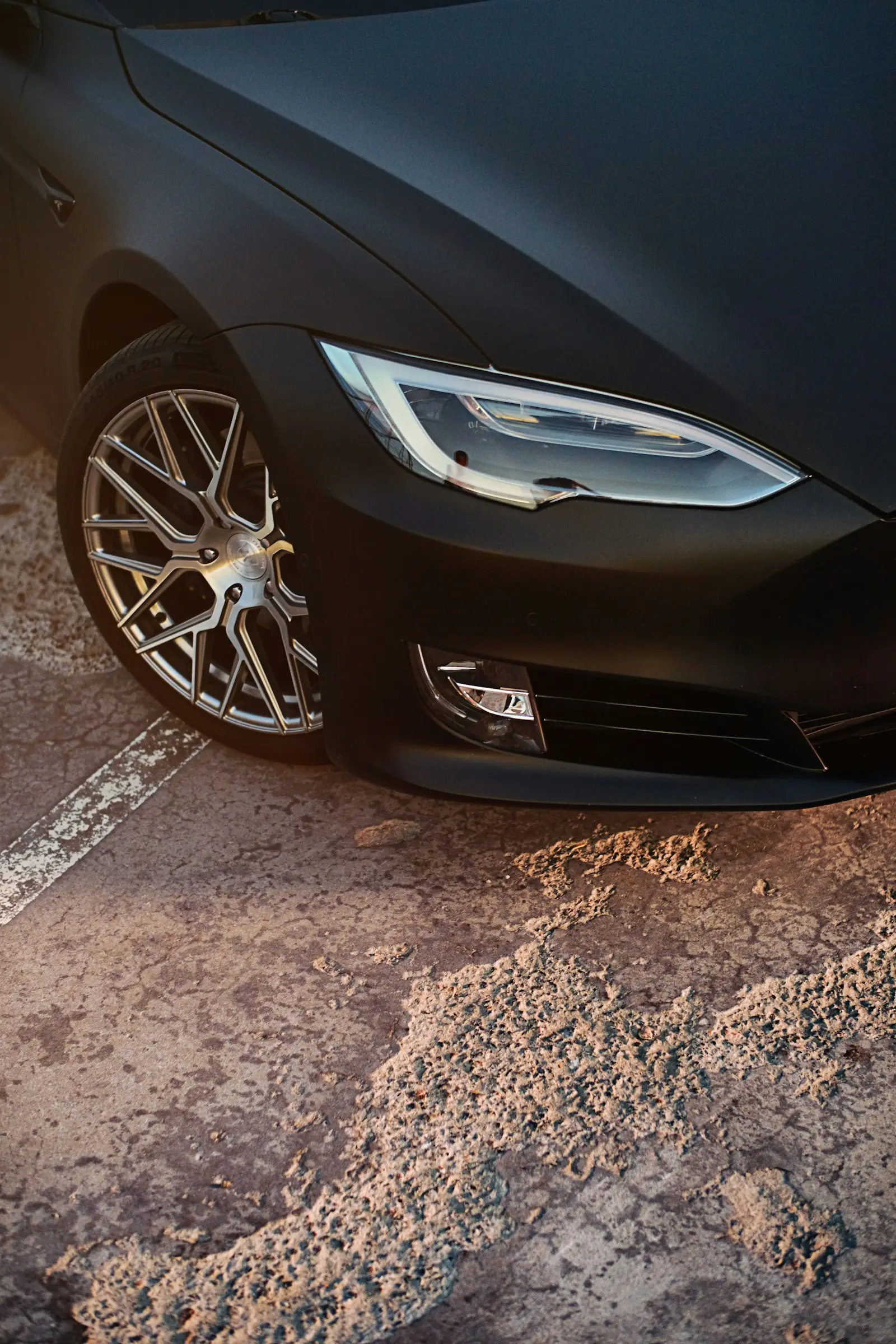 Front wheel and tire of a Tesla